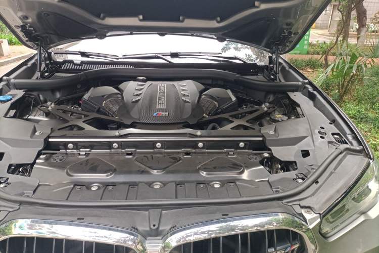 Used BMW X6 M 2020 X6 M Engine Bay Left