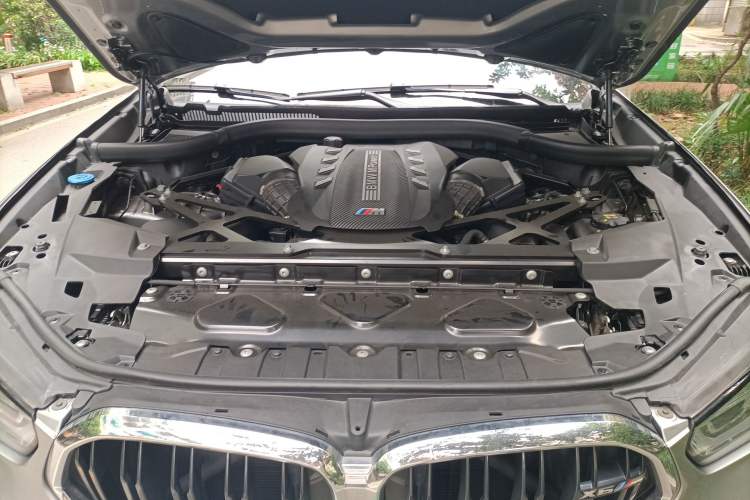 Used BMW X6 M 2020 X6 M Engine Bay