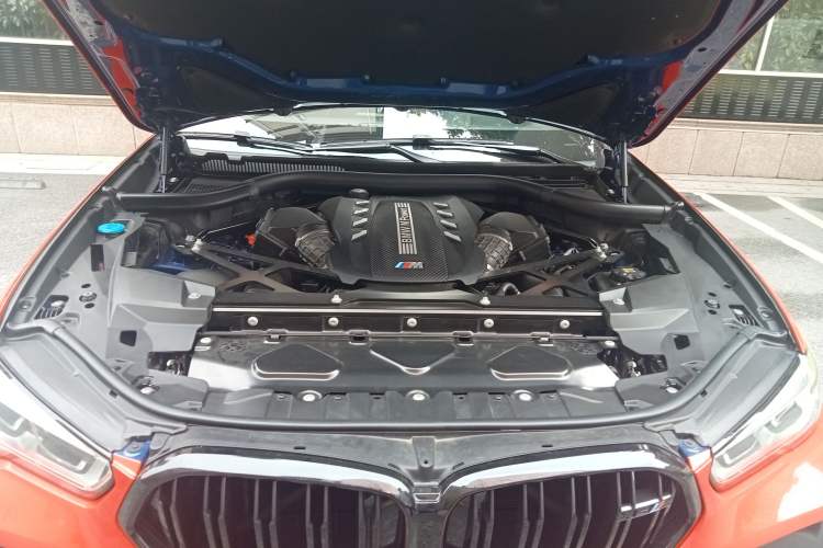 Used BMW X6 M 2020 X6 M Engine Bay