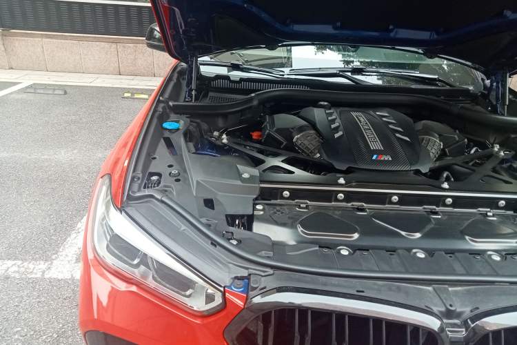 Used BMW X6 M 2020 X6 M Engine Bay Right