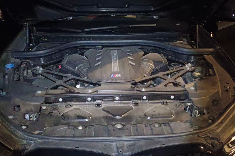 Used BMW X6 M 2022 X6 M Engine Bay