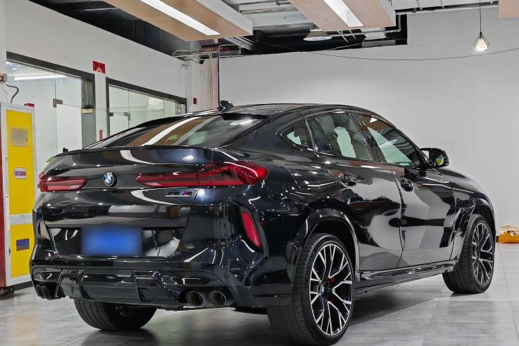 Used BMW X6 M 2022 X6 M Exterior 4