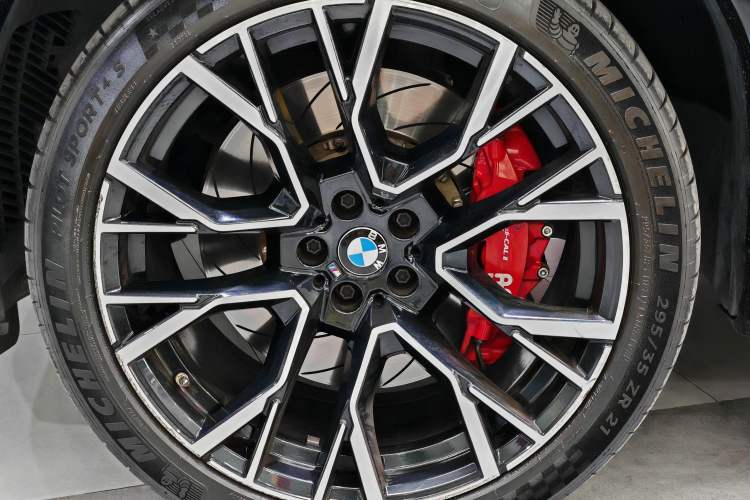 Used BMW X6 M 2022 X6 M Exterior 5