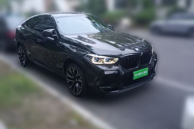 Used BMW X6 M 2022 X6 M Front Right 45 Deg