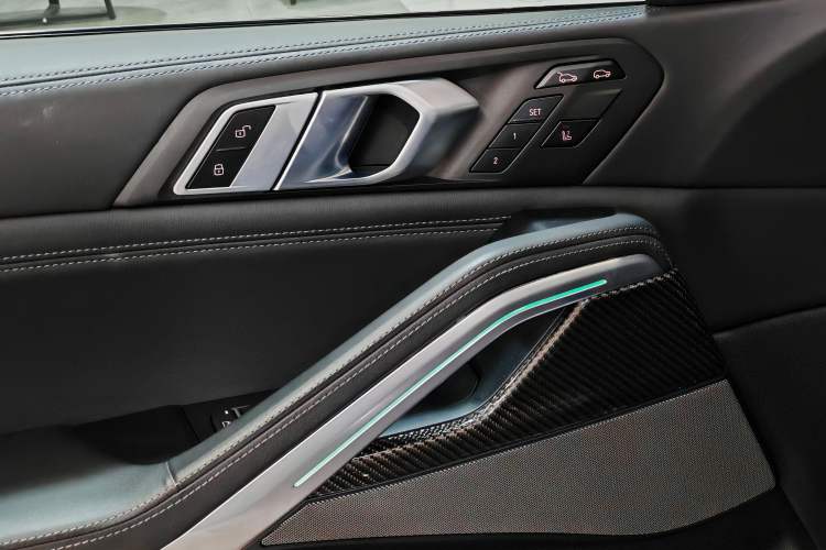 Used BMW X6 M 2022 X6 M Interior 9