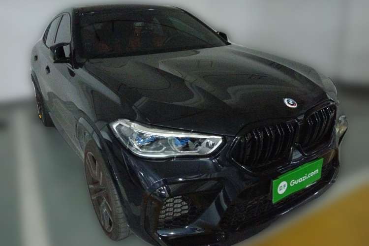 Used BMW X6 M 2022 X6 M Front Right 45 Deg