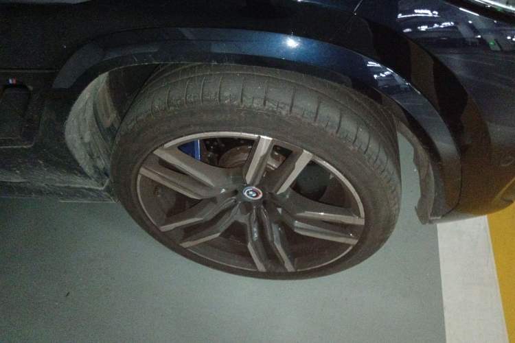 Used BMW X6 M 2022 X6 M Right Front Wheel Hub