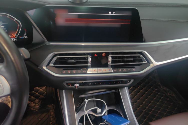 Used BMW X7 2019 xDrive40i Luxury Package with Leading Features Audio And AC Panel