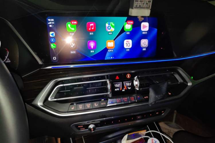 Used BMW X7  Audio And AC Panel