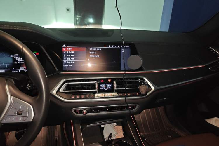 Used BMW X7 2019 xDrive40i Luxury Package with Leading Features Audio And AC Panel