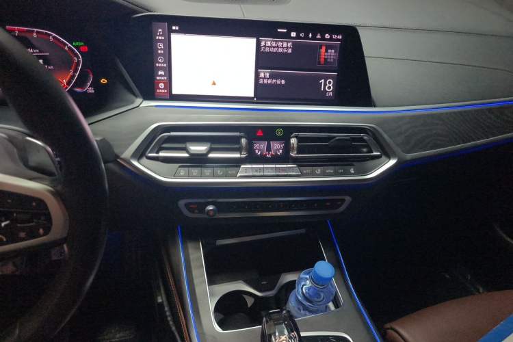 Used BMW X7 2019 xDrive40i Luxury M Sport Package Audio And AC Panel