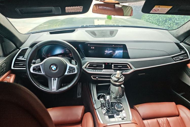 Used BMW X7 2019 xDrive40i Luxury M Sport Package Center Console
