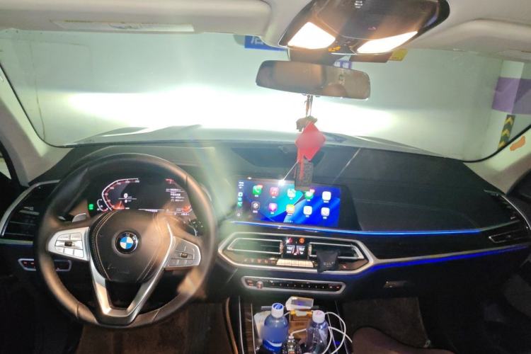 Used BMW X7  Center Console