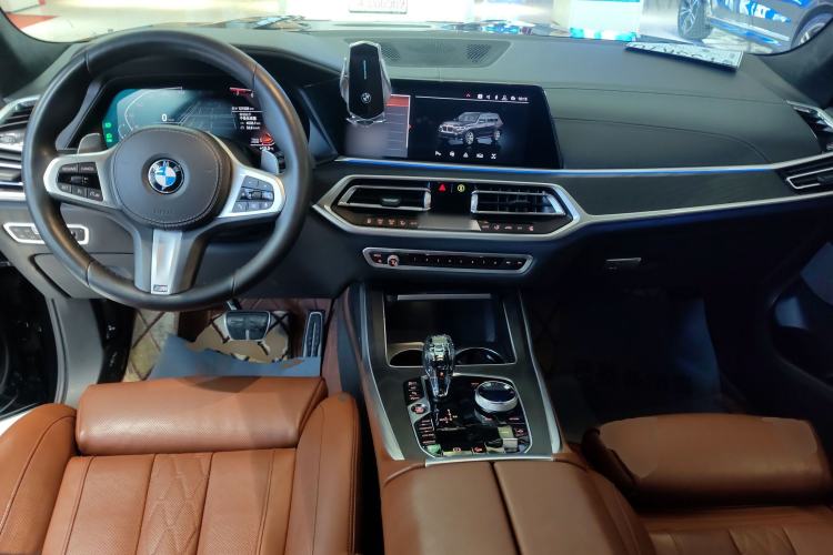 Used BMW X7 2019 xDrive40i Luxury M Sport Package Center Console