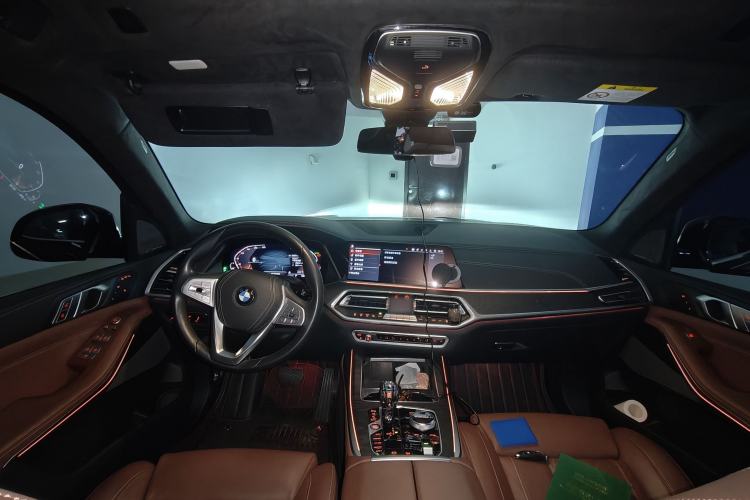 Used BMW X7 2019 xDrive40i Luxury Package with Leading Features Center Console
