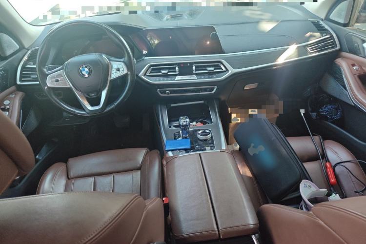 Used BMW X7 2019 xDrive40i Luxury Package with Leading Features Center Console