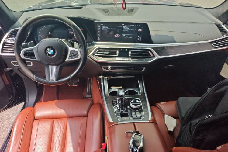 Used BMW X7 2019 xDrive40i Luxury M Sport Package Center Console