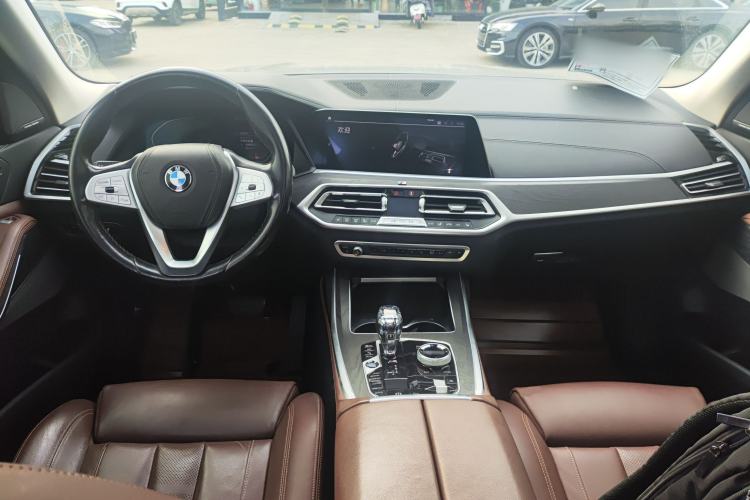 Used BMW X7 2019 xDrive40i Luxury Package with Leading Features Center Console