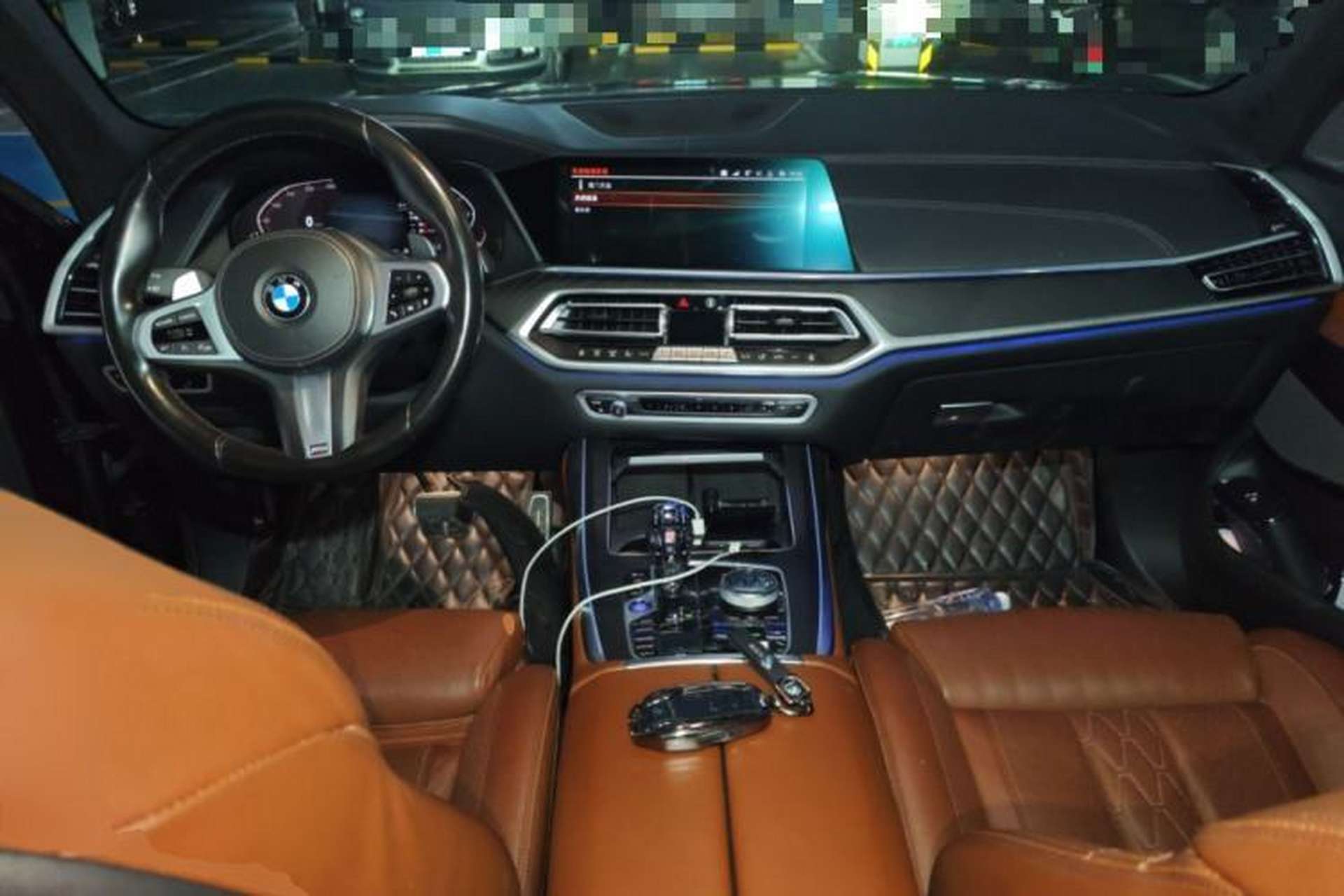 Used BMW X7 2019 xDrive40i Luxury Package with Leading Features Center Console