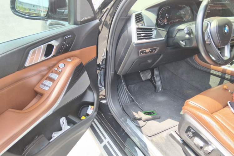 Used BMW X7 2019 xDrive40i Luxury Package with Leading Features Driver Seat