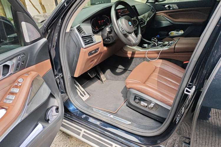 Used BMW X7 2019 xDrive40i Luxury M Sport Package Driver Seat