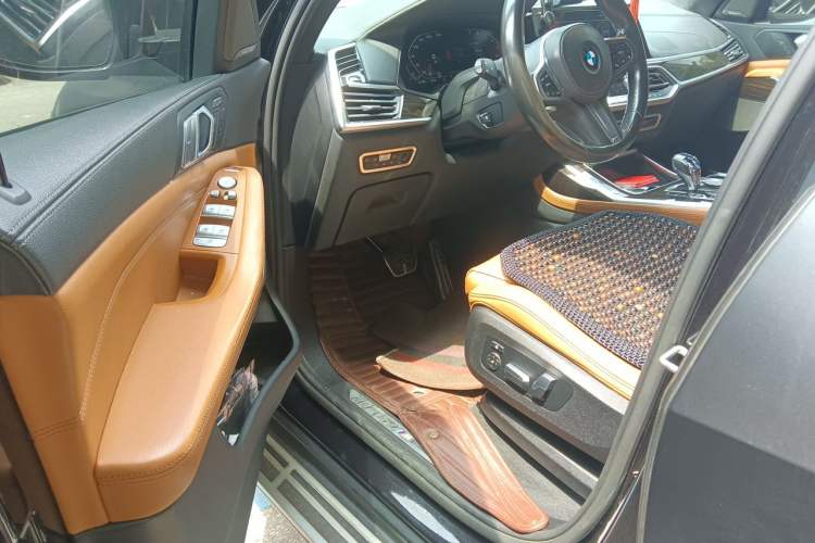 Used BMW X7  Driver Seat