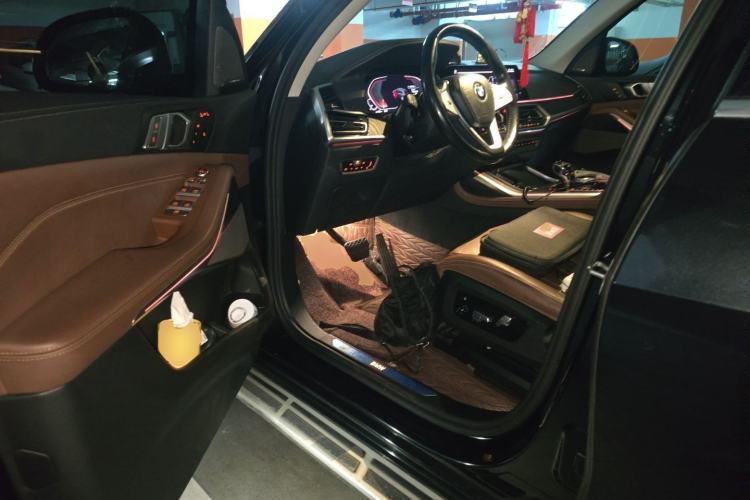 Used BMW X7 2019 xDrive40i Luxury Package with Leading Features Driver Seat