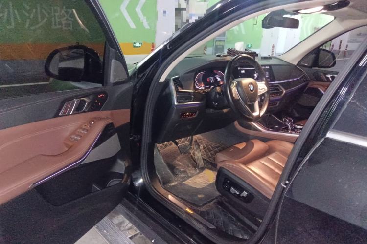 Used BMW X7 2019 xDrive40i Luxury Package with Leading Features Driver Seat