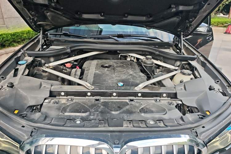 Used BMW X7 2019 xDrive40i Luxury M Sport Package Engine Bay