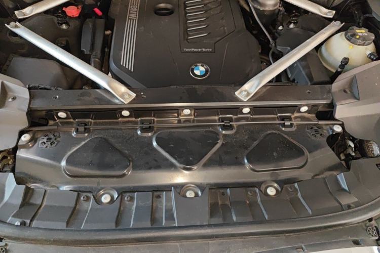 Used BMW X7 2019 xDrive40i Luxury M Sport Package Engine Bay