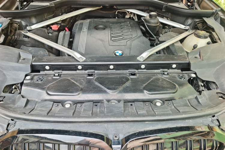 Used BMW X7 2019 xDrive40i Luxury M Sport Package Engine Bay