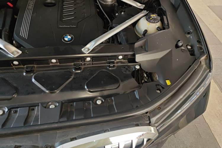 Used BMW X7 2019 xDrive40i Luxury M Sport Package Engine Bay Left