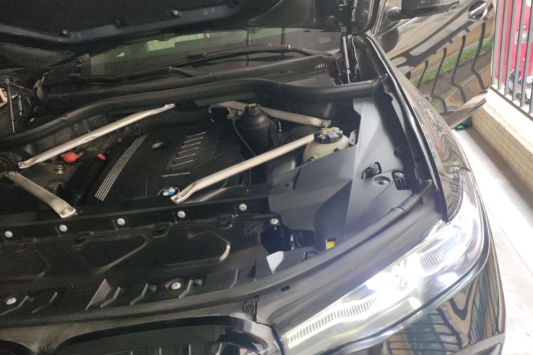 Used BMW X7 2019 xDrive40i Luxury M Sport Package Engine Bay Left