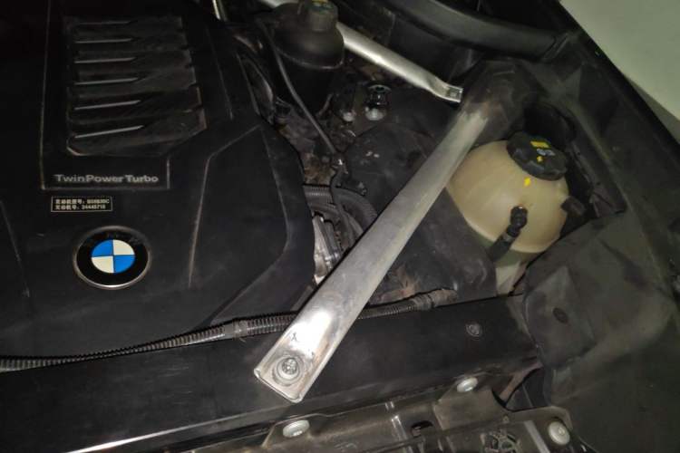 Used BMW X7  Engine Bay Left