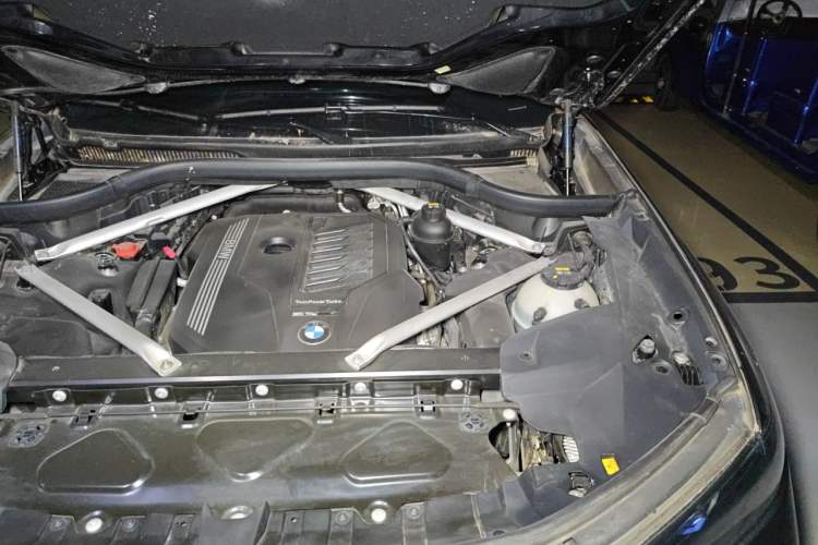 Used BMW X7  Engine Bay Left