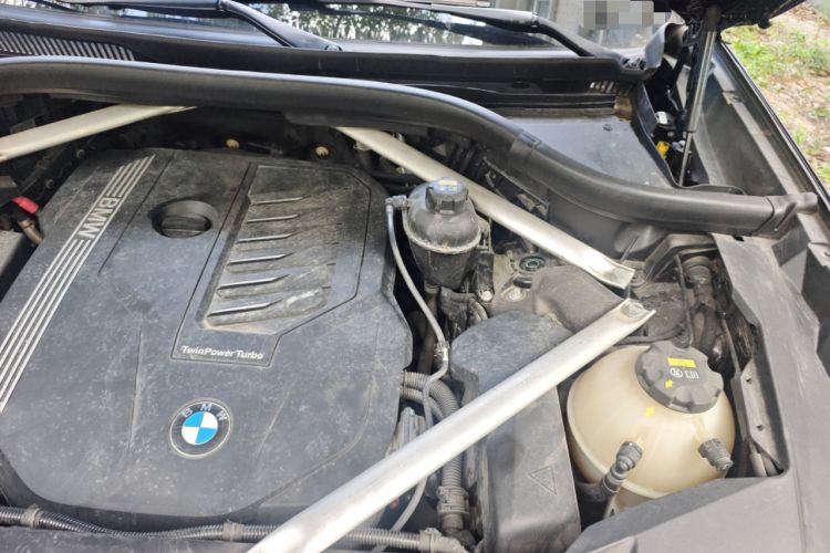 Used BMW X7 2019 xDrive40i Luxury Package with Leading Features Engine Bay Left