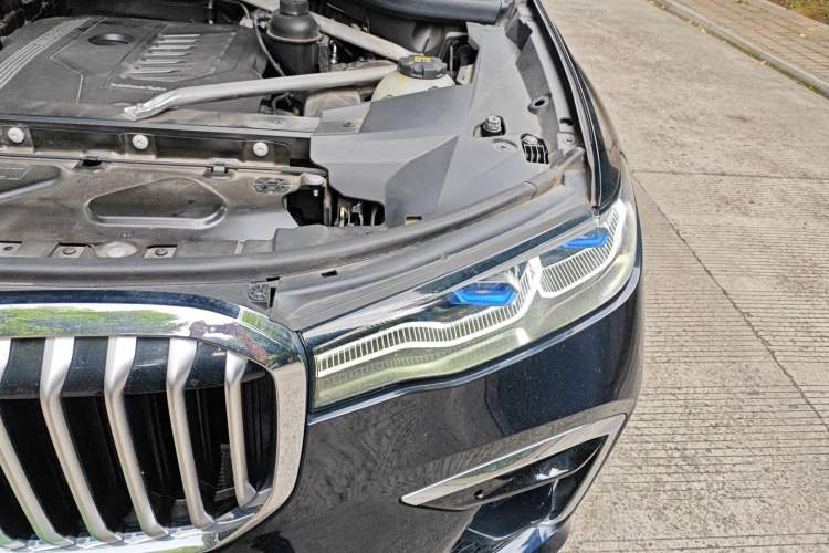 Used BMW X7 2019 xDrive40i Luxury M Sport Package Engine Bay Left