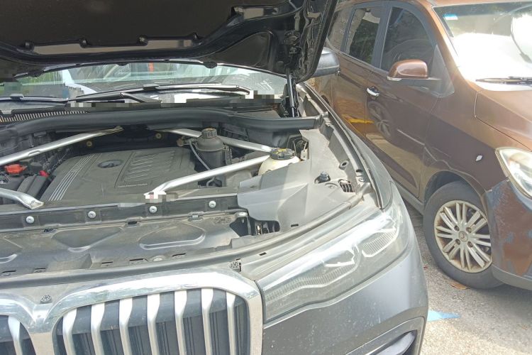 Used BMW X7  Engine Bay Left
