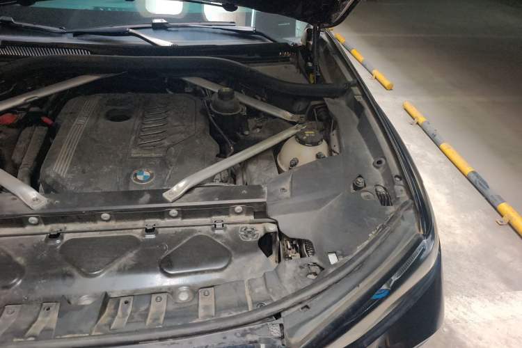Used BMW X7 2019 xDrive40i Luxury M Sport Package Engine Bay Left