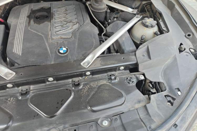Used BMW X7 2019 xDrive40i Luxury Package with Leading Features Engine Bay Left