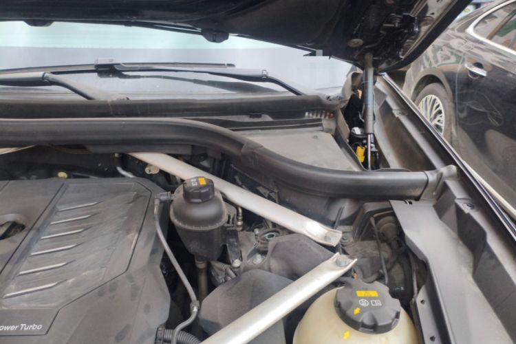 Used BMW X7 2019 xDrive40i Luxury M Sport Package Engine Bay Left