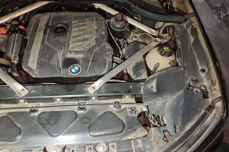 Used BMW X7 2019 xDrive40i Luxury Package with Leading Features Engine Bay Left