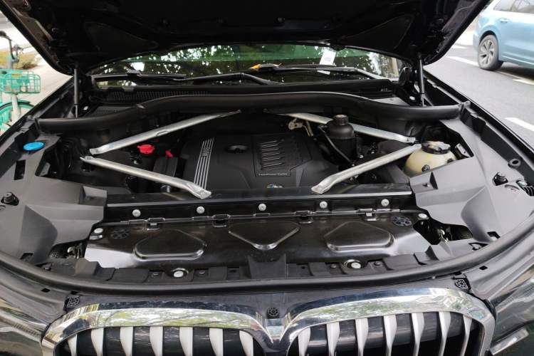 Used BMW X7 2019 xDrive40i Luxury Package with Leading Features Engine Bay