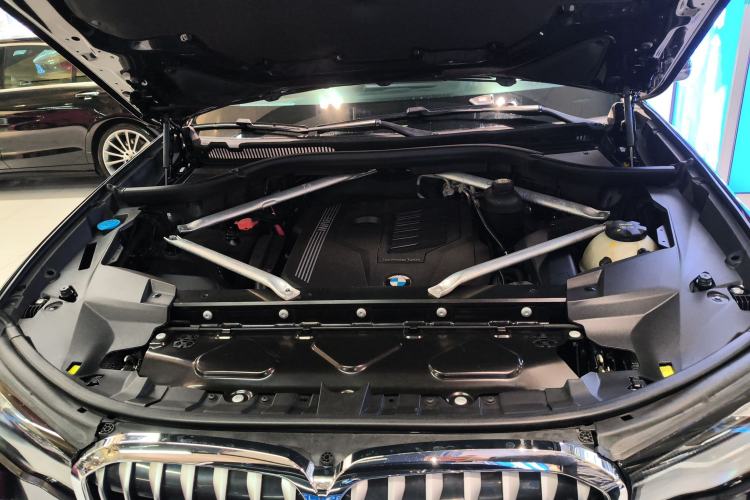 Used BMW X7 2019 xDrive40i Executive Model M Sport Package Engine Bay