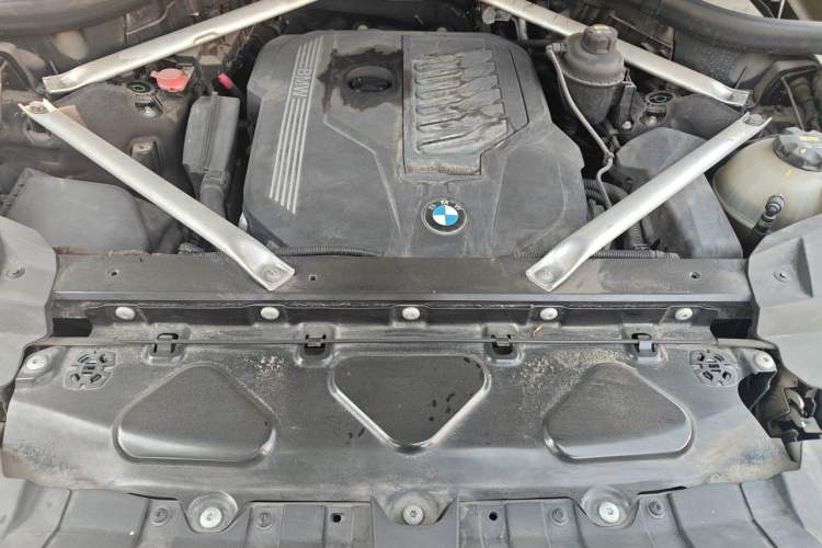 Used BMW X7 2019 xDrive40i Luxury Package with Leading Features Engine Bay