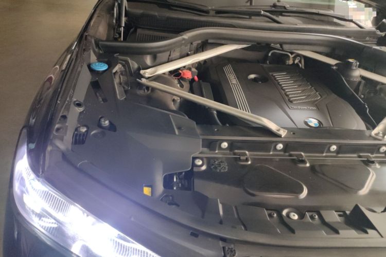 Used BMW X7 2019 xDrive40i Luxury M Sport Package Engine Bay Right