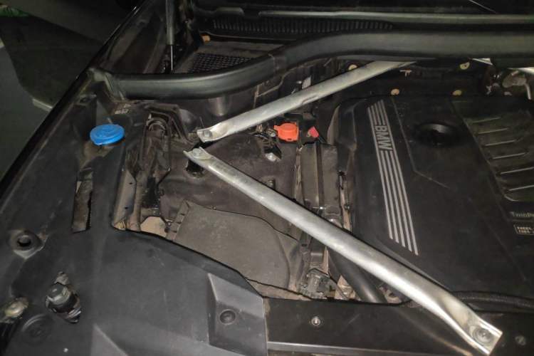 Used BMW X7  Engine Bay Right