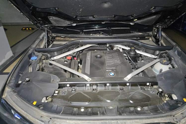 Used BMW X7  Engine Bay Right