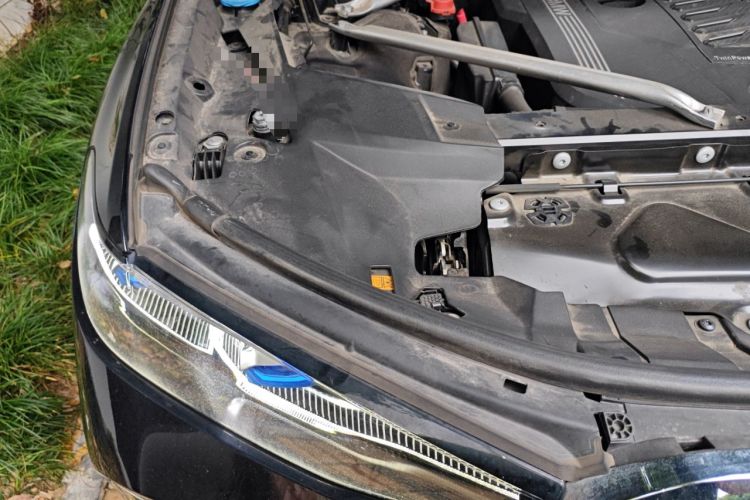 Used BMW X7 2019 xDrive40i Luxury M Sport Package Engine Bay Right