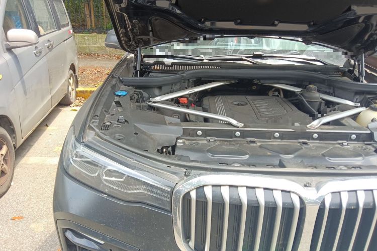 Used BMW X7  Engine Bay Right